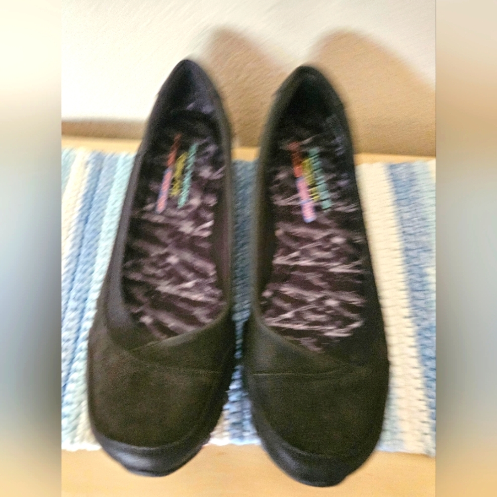 Skechers Black Flats Comfortable Slip-On Loafers